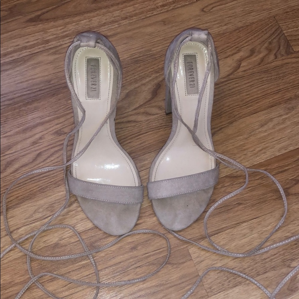 Tie up block heels